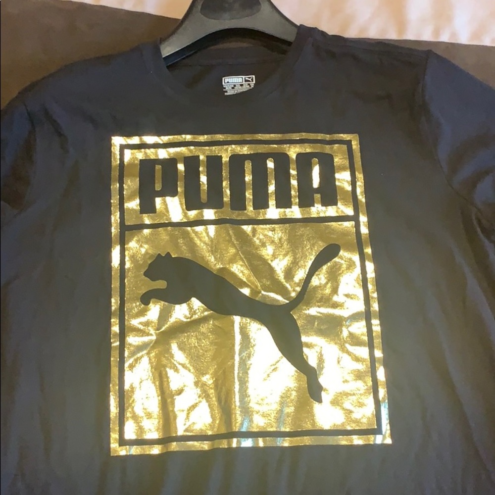 PUMA Gold and black never warn T-shirt